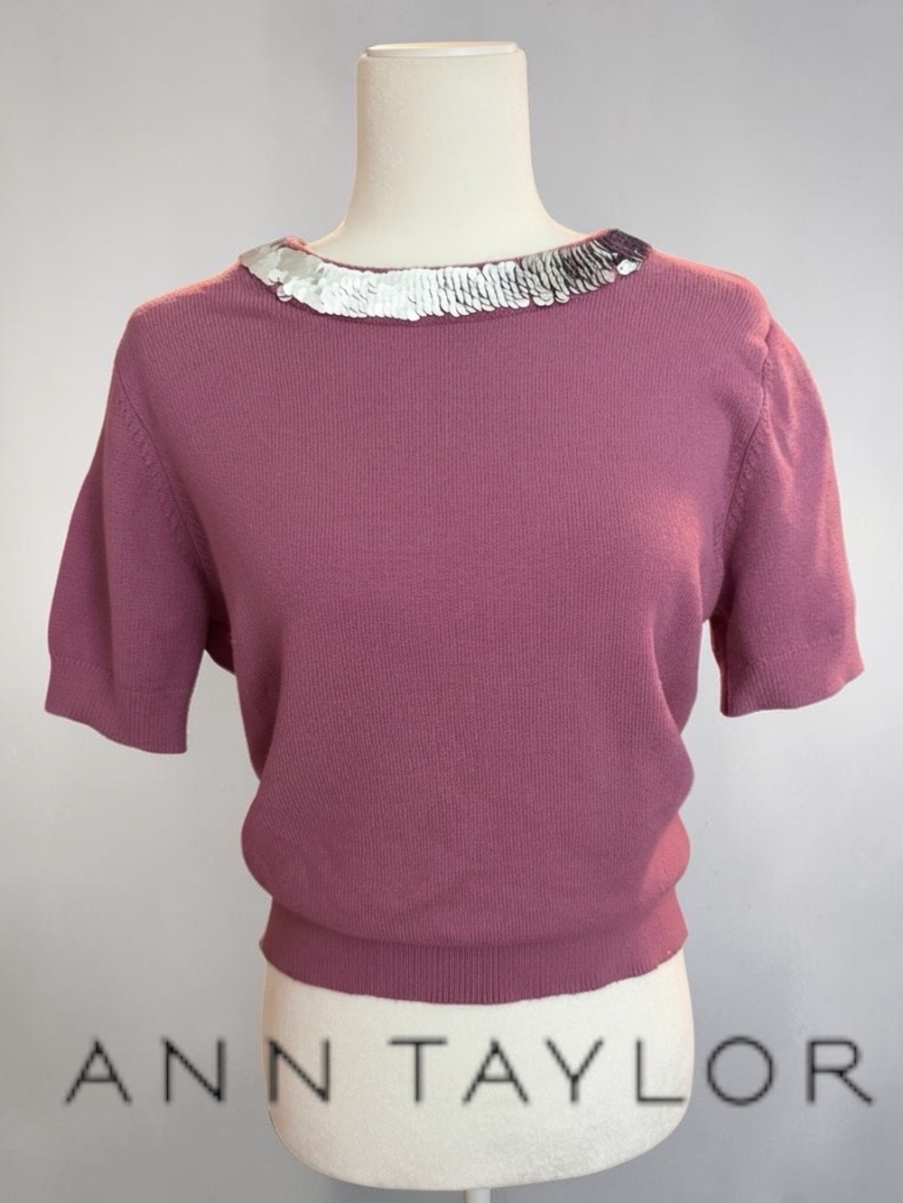 Ann Taylor 🌺 deep mauve short sleeved sweater with silver sequin neck detail M